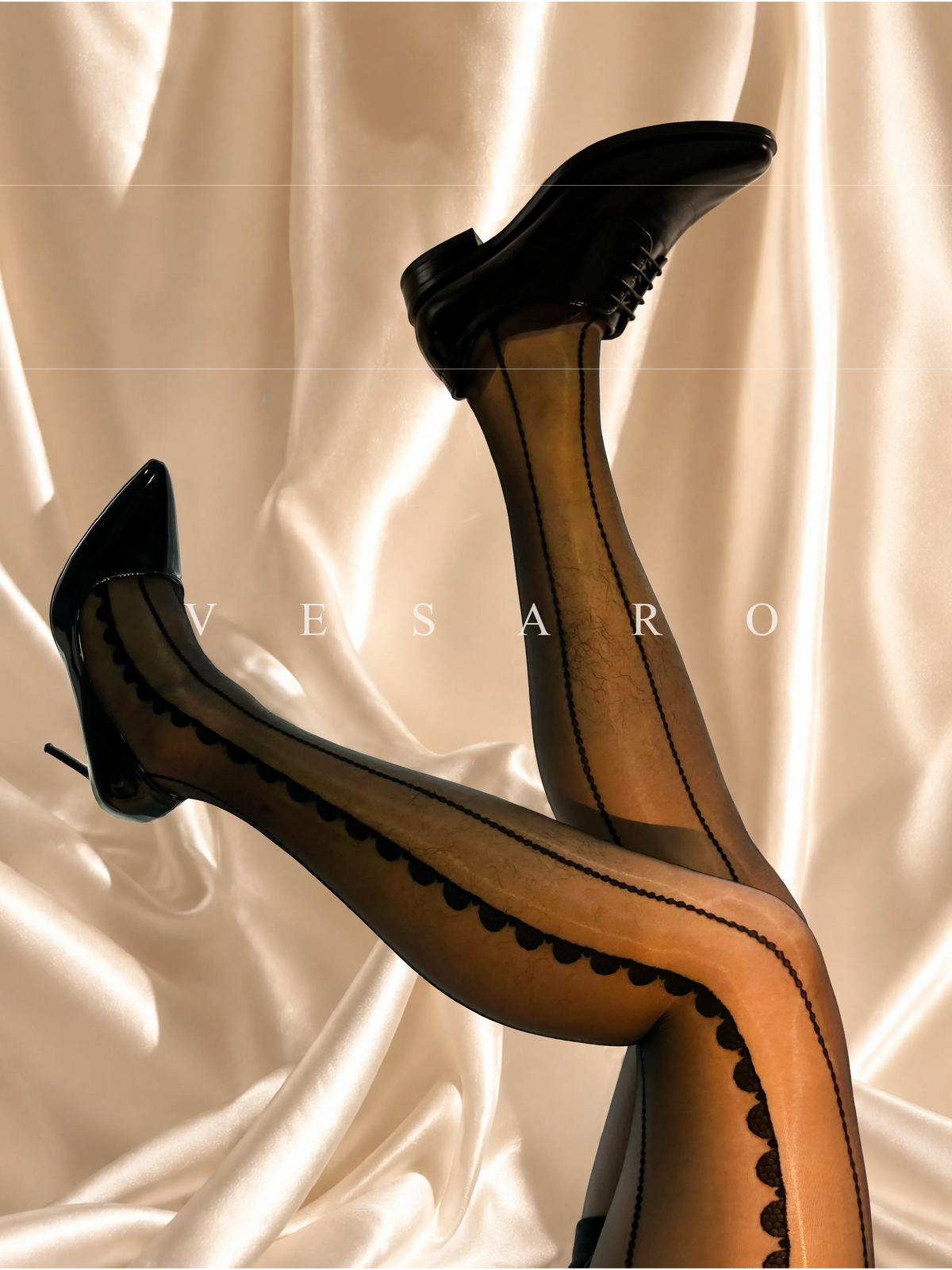 AURORA-WAVE 1.0 / Men's Glossy Wave Patterned Pantyhose