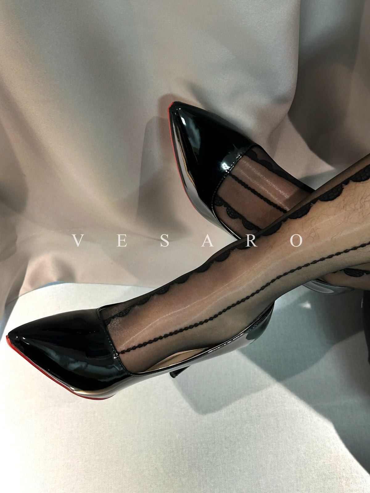 AURORA-WAVE 1.0 / Men's Glossy Wave Patterned Pantyhose