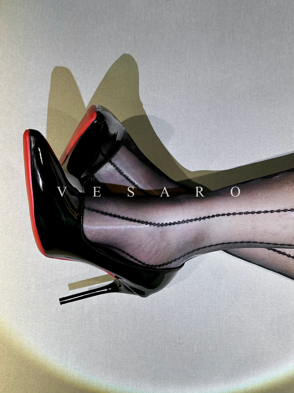 AURORA-WAVE 1.0 / Men's Glossy Wave Patterned Pantyhose